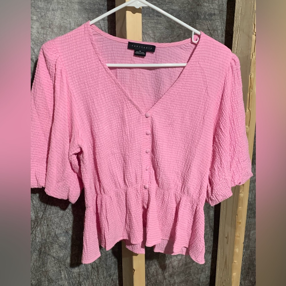 Revolve Sanctuary Size M Textured Button Front Top, Pink